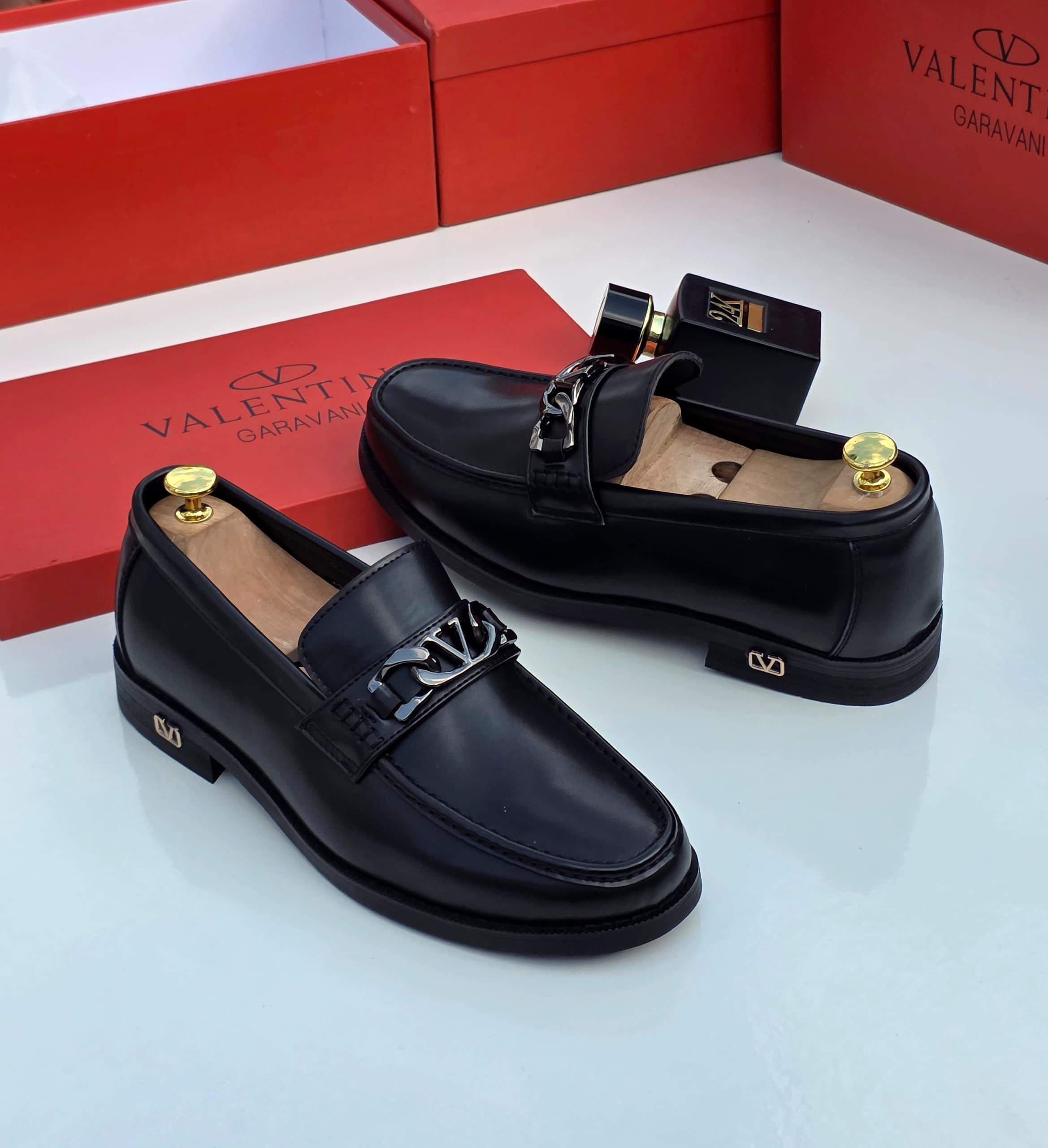 Chain Hardware Leather Loafers - Image 4