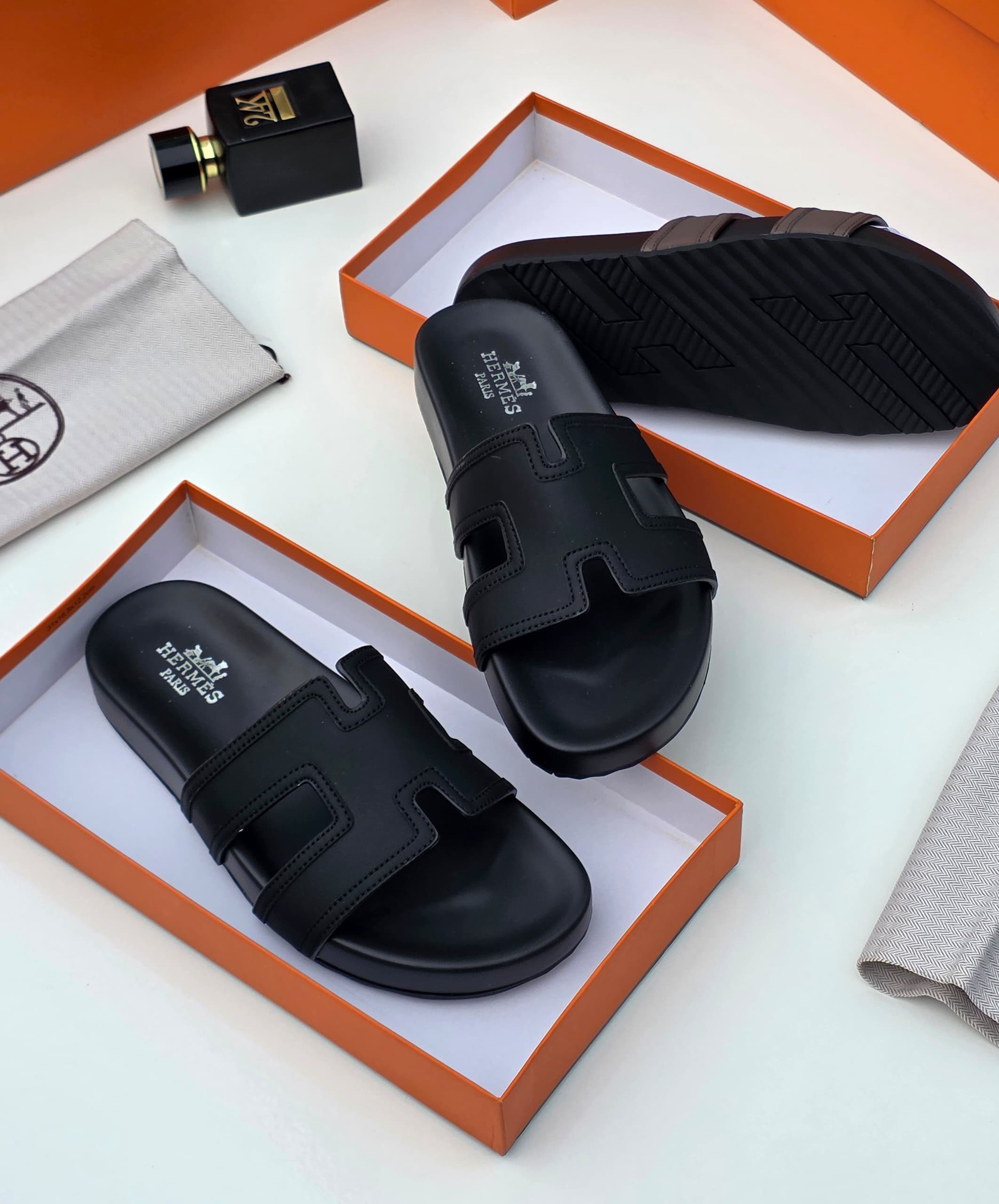 Hermès Izmir Cut-Out Leather Pam - Image 4