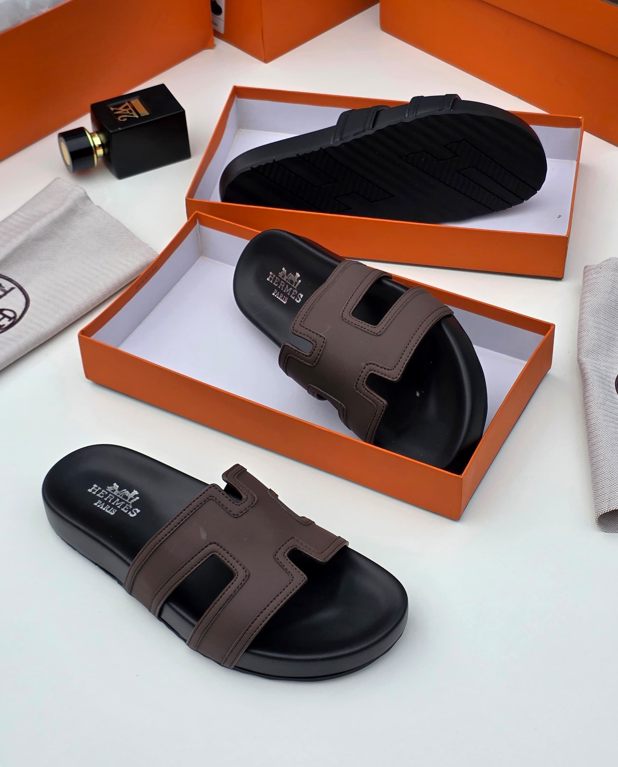 Hermès Izmir Cut-Out Leather Pam - Image 2