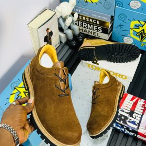 Suede Low-Top Derby