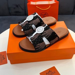 Hermès Textured Leather Pam Slippers
