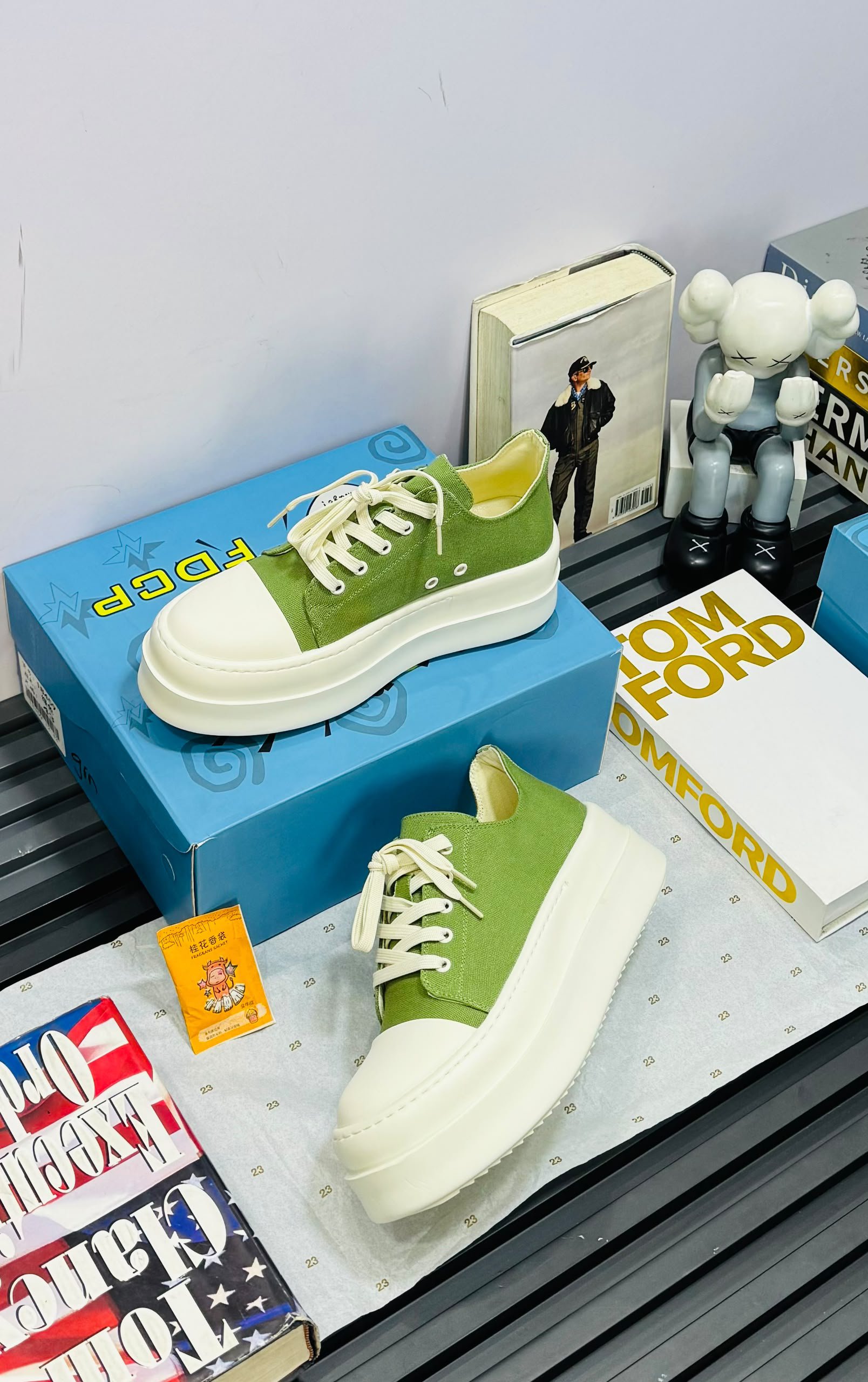 Low-Top Platform Canvas | Sneakers - Image 2