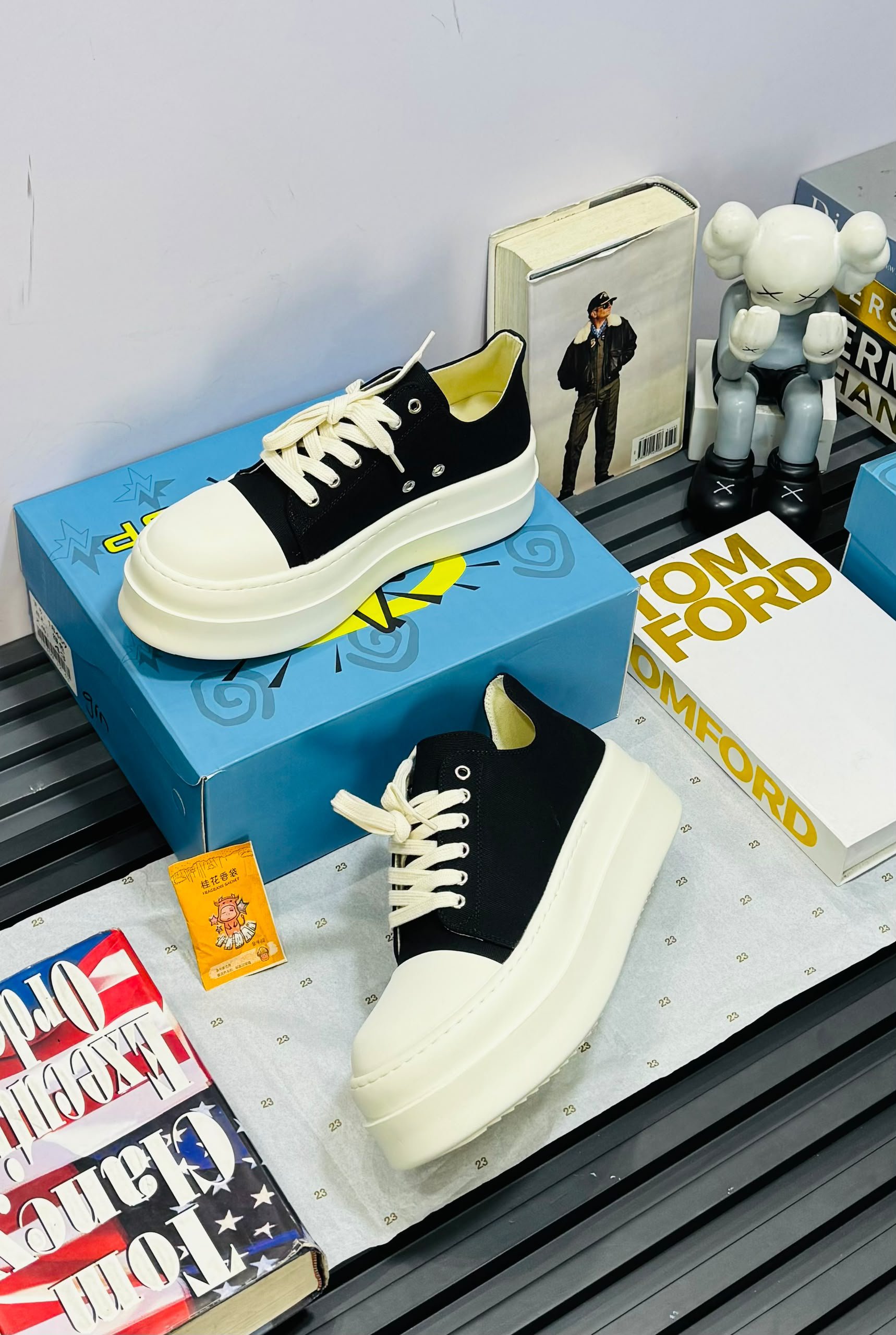 Low-Top Platform Canvas | Sneakers