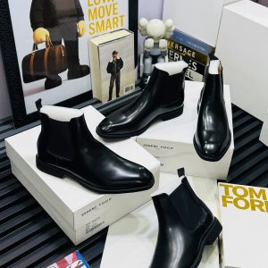 Pointed-Toe Leather Chelsea Ankle Boots