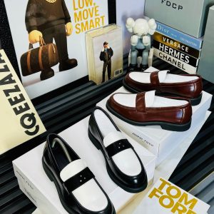 Two-Tone Contrast Leather Loafers